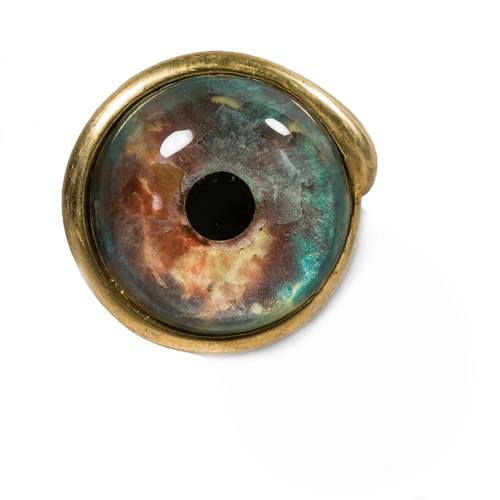 ESTER An eye set in a large ring